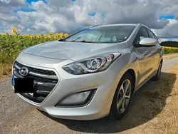 Silber Gebraucht 2017 Hyundai i30 Trend Kombi | 13.900 € (Fairer Preis)