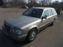 Silber Gebraucht 1994 Mercedes 200 Kombi | 4.250 €
