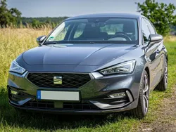Grau Gebraucht 2021 Seat Leon FR Limousine | 21.222 € (Guter Preis)
