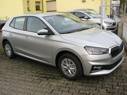 Silber Neu 2025 Skoda Fabia Limousine | 18.890 € (Guter Preis)