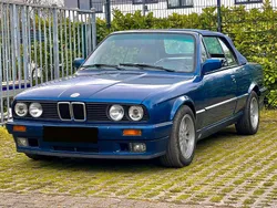 Blau Gebraucht 2025 BMW 325 Cabrio | 10.500 €