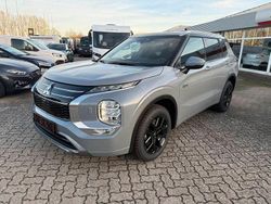 Grau Neu 2025 Mitsubishi Outlander P-HEV Top SUV | 56.990 € (Teuer)