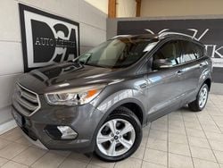 Grau Gebraucht 2017 Ford Kuga Business Edition SUV | 16.499 € (Fairer Preis)