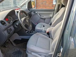 Grau Gebraucht 2009 VW Caddy Life Van / Kleinbus | 5.650 € (Teuer)