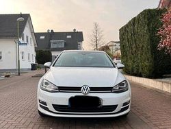 Weiß Gebraucht 2016 VW Golf Limousine | 13.500 € (Etwas zu teuer)