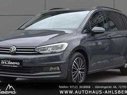 Uranograu Gebraucht 2024 VW Touran Comfortline Van / Kleinbus | 33.900 € (Etwas zu teuer)