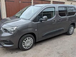 Grau Gebraucht 2019 Opel Combo Life Van / Kleinbus | 17.900 € (Fairer Preis)