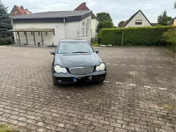 Schwarz Gebraucht 2002 Mercedes C200 Limousine | 1.999 €