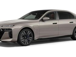 Grau Gebraucht 2024 BMW 750e Comfort Edition Limousine | 119.942 €