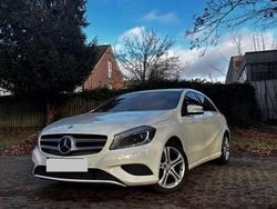 Weiß Gebraucht 2015 Mercedes A180 Urban Limousine | 10.499 € (Fairer Preis)