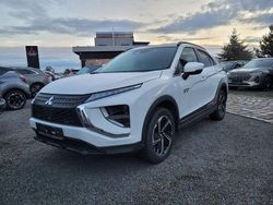 Weiß Gebraucht 2022 Mitsubishi Eclipse Cross Basis SUV | 19.800 € (Superpreis)
