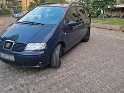 Blau Gebraucht 2008 Seat Alhambra Van / Kleinbus | 3.000 € (Etwas zu teuer)