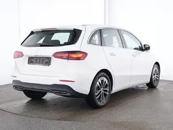 Gebraucht 2025 Mercedes B200 Van / Kleinbus | 31.849 € (Superpreis)