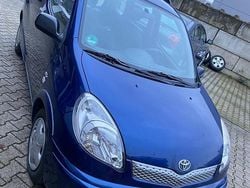 Blau Gebraucht 2005 Toyota Yaris Verso Van / Kleinbus | 3.000 €