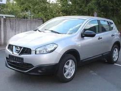 Grau Gebraucht 2010 Nissan Qashqai Tekna SUV | 4.800 € (Fairer Preis)