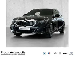 Black sapphire Gebraucht 2024 BMW 520 Performance Kombi | 56.900 € (Fairer Preis)