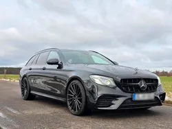 Schwarz Gebraucht 2016 Mercedes E220 AMG Kombi | 26.500 €