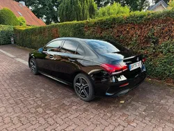 Schwarz Gebraucht 2020 Mercedes A250 AMG line Limousine | 18.000 €