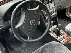 Gold Gebraucht 2000 Mercedes C220 Elegance Limousine | 2.300 € (Fairer Preis)