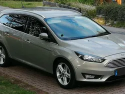Gold Gebraucht 2018 Ford Focus Titanium Kombi | 11.300 € (Guter Preis)