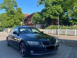 Schwarz Gebraucht 2010 BMW 318 Sport Line Coupé | 5.399 € (Guter Preis)