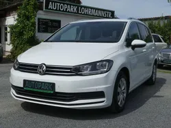 Weiß Gebraucht 2018 VW Touran Comfortline Van / Kleinbus | 14.900 € (Guter Preis)