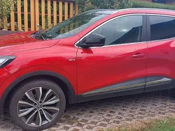 Rot Gebraucht 2015 Renault Kadjar Bose Edition SUV | 10.900 € (Fairer Preis)