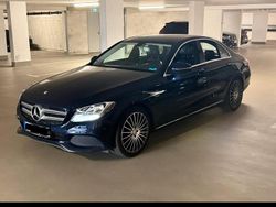 Blau Gebraucht 2015 Mercedes C220 Limousine | 12.000 €