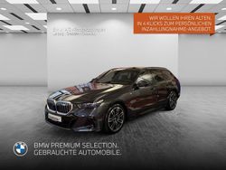 Grau Gebraucht 2024 BMW 540 Comfort Edition Kombi | 66.911 €