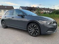 Grau Gebraucht 2020 VW Golf VIII Style Limousine | 20.900 € (Guter Preis)