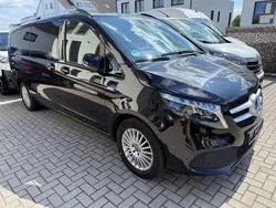 Schwarz Gebraucht 2024 Mercedes V300 Van / Kleinbus | 50.000 €