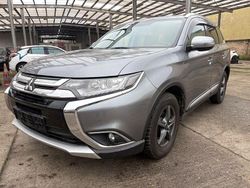 Grau Gebraucht 2017 Mitsubishi Outlander Edition SUV | 13.490 € (Superpreis)