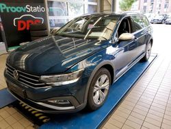 Blau Gebraucht 2023 VW Passat Alltrack Kombi | 27.990 € (Fairer Preis)