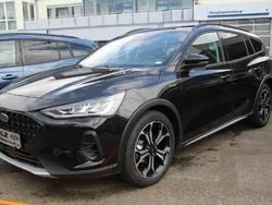 Obsidian schwarz metallic Gebraucht 2023 Ford Focus Active Kombi | 19.990 € (Superpreis)