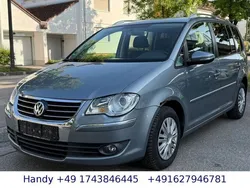 Grau Gebraucht 2010 VW Touran Highline Van / Kleinbus | 4.390 € (Superpreis)