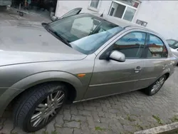 Silber Gebraucht 2003 Ford Mondeo Limousine | 1.050 €