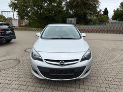 Silber Gebraucht 2013 Opel Astra Edition Limousine | 3.300 € (Guter Preis)