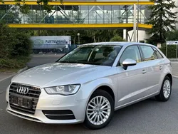 Silber Gebraucht 2013 Audi A3 Sportback Ambiente Kleinwagen | 9.900 € (Guter Preis)