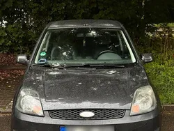 Grau Gebraucht 2006 Ford Fiesta Kleinwagen | 1.750 € (Fairer Preis)