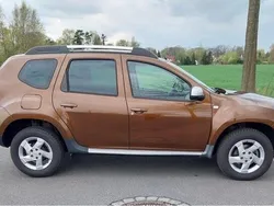 Braun Gebraucht 2011 Dacia Duster SUV | 9.800 € (Teuer)
