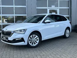 Weiß Gebraucht 2024 Skoda Scala Ambition Kleinwagen | 18.990 € (Fairer Preis)