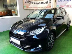 Night time black (metallic) Gebraucht 2023 Toyota Yaris Hybrid Team Kleinwagen | 20.950 € (Fairer Preis)