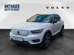 Weiß crystal white pearl / metallic metallic Gebraucht 2022 Volvo XC40 SUV | 31.560 € (Fairer Preis)