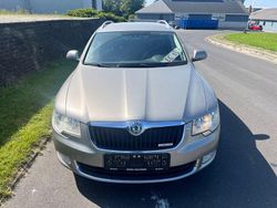 Grau Gebraucht 2012 Skoda Superb Comfort Kombi | 4.300 € (Guter Preis)
