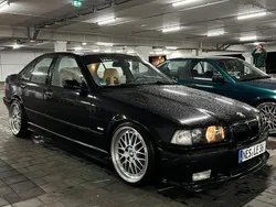 Schwarz Gebraucht 1997 BMW 320 Limousine | 7.300 €