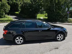 Schwarz Gebraucht 2015 Skoda Octavia Kombi | 10.900 € (Guter Preis)