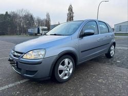 Grau Gebraucht 2005 Opel Corsa Kleinwagen | 1.800 € (Fairer Preis)