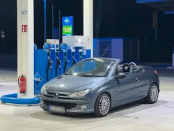 Grau Gebraucht 2006 Peugeot 206 CC Cabrio | 3.000 €