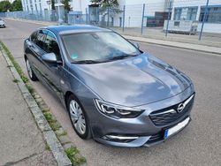 Grau Gebraucht 2017 Opel Insignia Edition Limousine | 10.000 € (Fairer Preis)