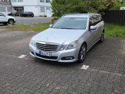 Grau Gebraucht 2010 Mercedes 220 Limousine | 9.800 €